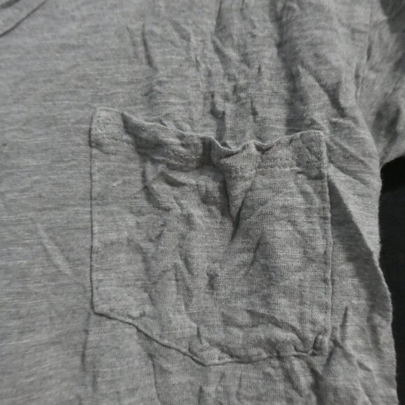 FOREVER 21 | medium | Grey V-Neck Short Sleeve Tee / T-Shirt | Preloved - Picture 6 of 14